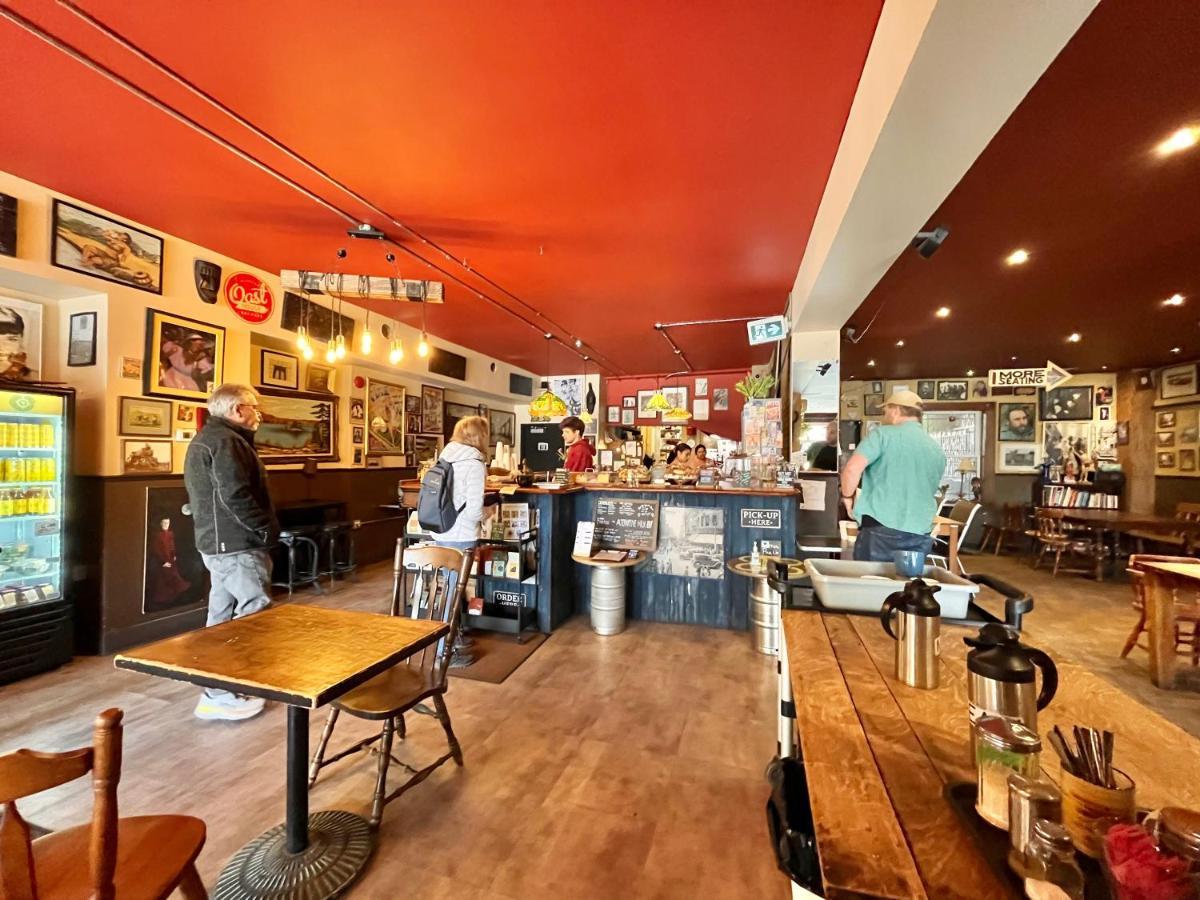 The Only Backpacker'S Inn (Adults Only) Toronto Bagian luar foto