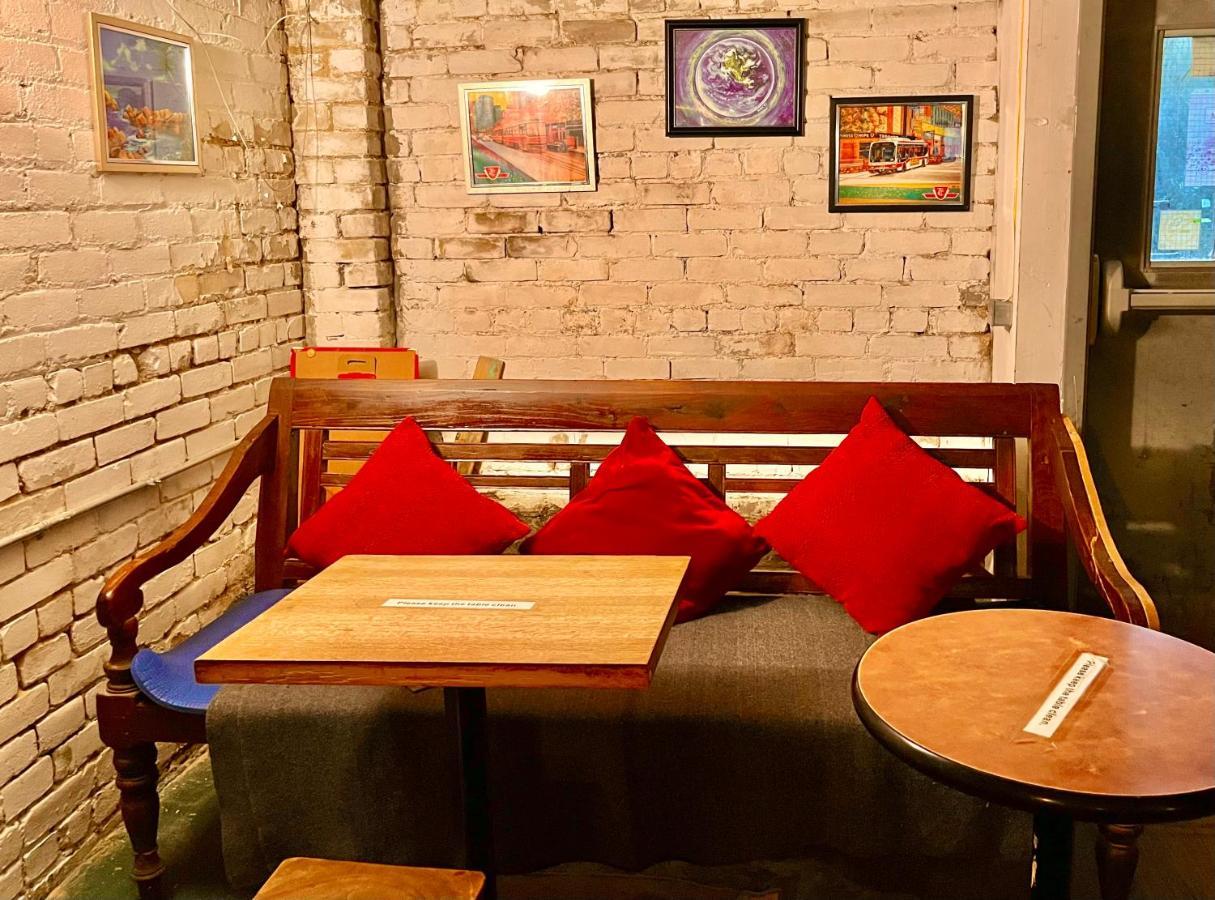 The Only Backpacker'S Inn (Adults Only) Toronto Bagian luar foto