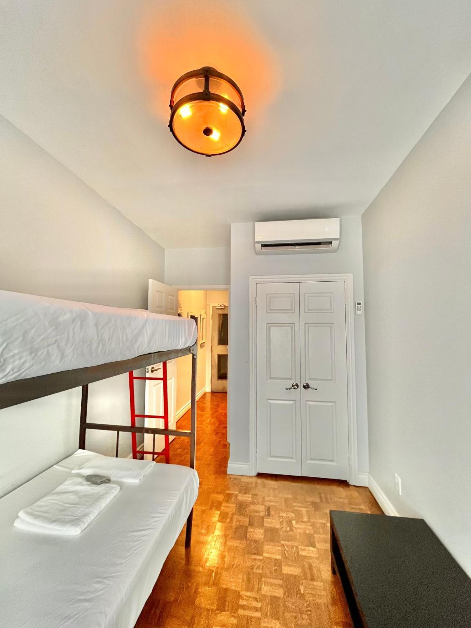 The Only Backpacker'S Inn (Adults Only) Toronto Bagian luar foto