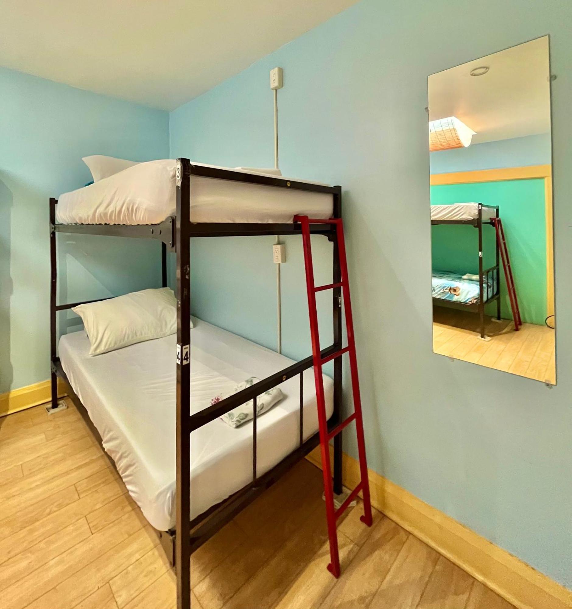 The Only Backpacker'S Inn (Adults Only) Toronto Bagian luar foto
