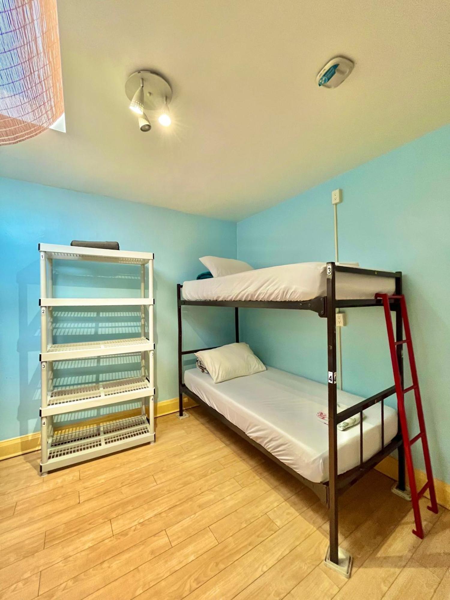 The Only Backpacker'S Inn (Adults Only) Toronto Bagian luar foto